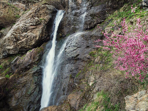 سولک آبشاری در نوار مرزی ایران و ترکیه